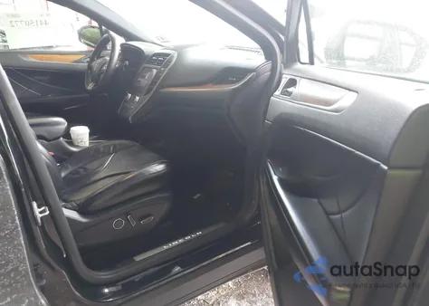 2019 Lincoln Mkc Reserve z USA, uszkodzony, nr VIN 5LMCJ3D98KUL09756